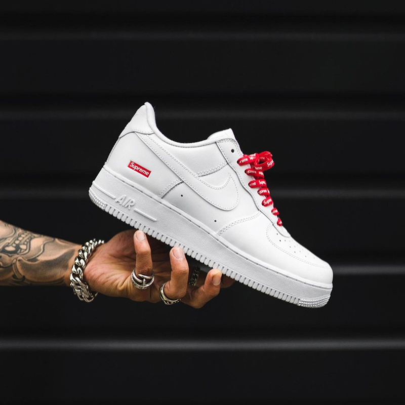 ☆人気☆【SUPREME×NIKE AIR FORCE 1 LOW】送料無料★送関込★激レア確定!世界が欲しがるプレミアムな一足♪ ☆人気☆【SUPREME×NIKE AIR FORCE 1 LOW】送料無料★送関込★激レア確定!世界が欲しがるプレミアムな一足♪